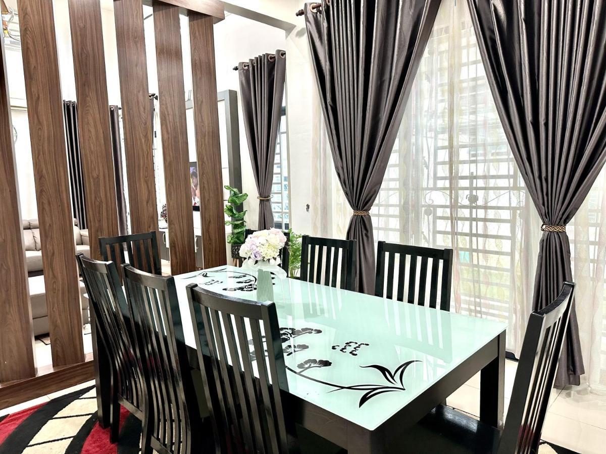 Bandar Melaka Family Bungalow Private Pool Bbq Wifi Netflix المظهر الخارجي الصورة