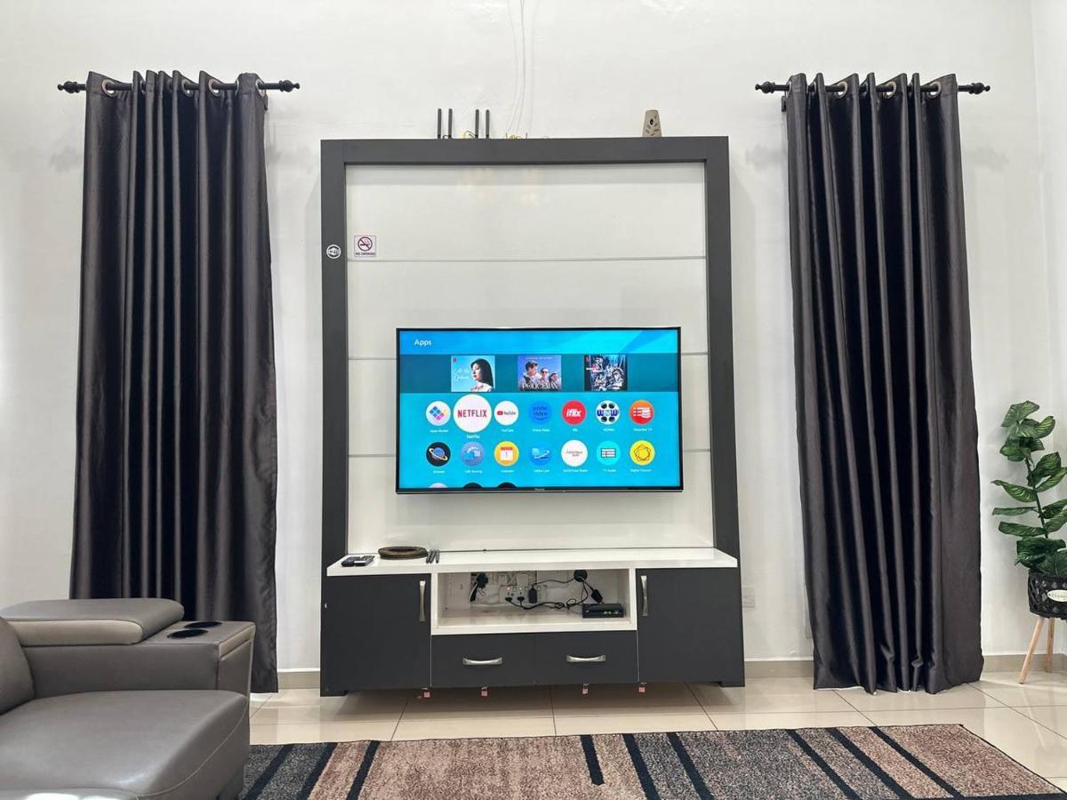Bandar Melaka Family Bungalow Private Pool Bbq Wifi Netflix المظهر الخارجي الصورة