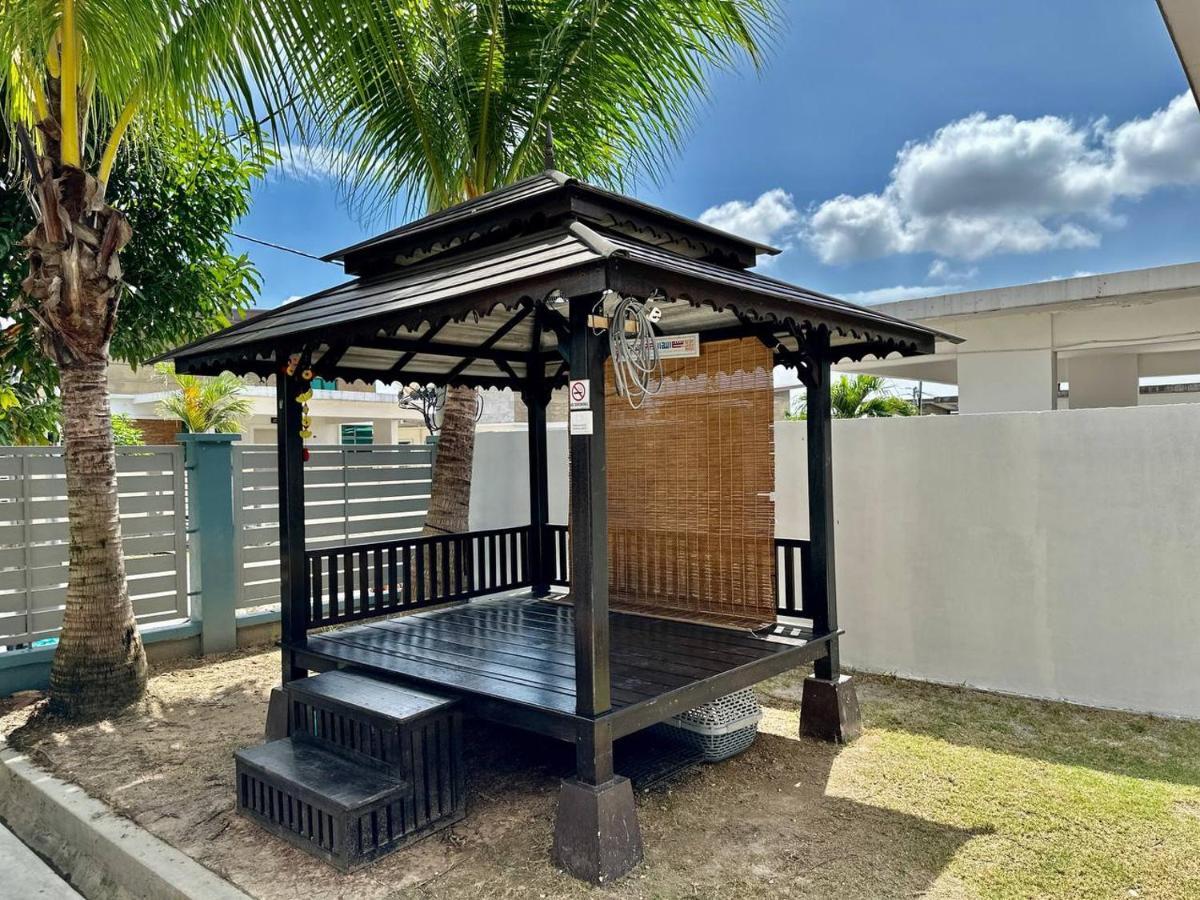 Bandar Melaka Family Bungalow Private Pool Bbq Wifi Netflix المظهر الخارجي الصورة